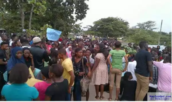 Protesting Oyo students to remain at home as state government reopens public schools